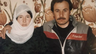 Aşkını taşlara kazıdı