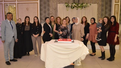 Türk Sağlık-Sen Boyabat'ta Ebeler Günü ve Hemşireler Haftasını kutladı