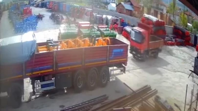 Harekete geçen kamyonet park halindeki tıra çarparak durdu