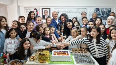Çocuk Korosu sezonu pasta kesimiyle kapattı