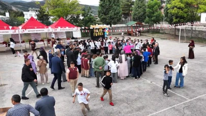 Öğrenciler bilimsel projelerini sergiledi
