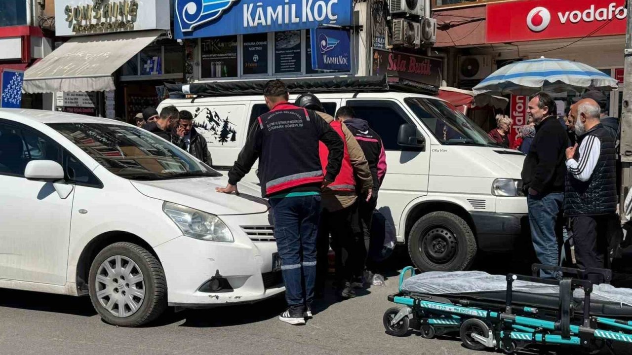 Otomobil ile motosiklet çarpıştı; 1 yaralı
