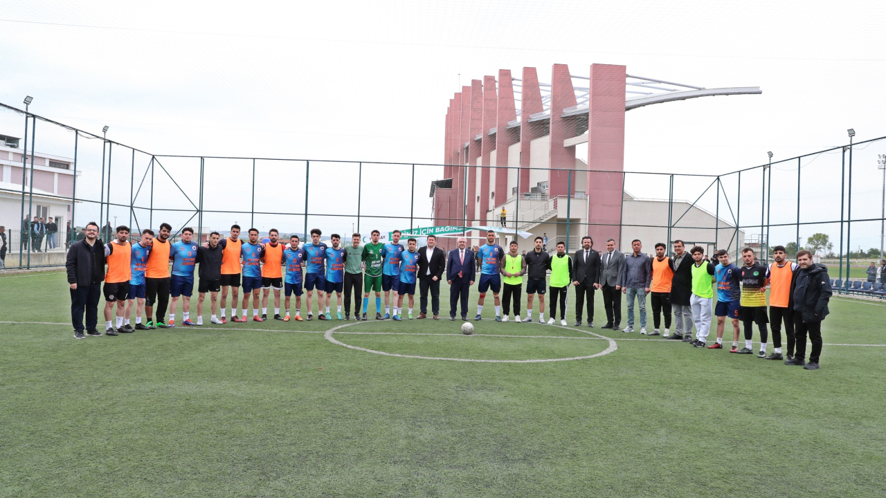 Ayancık MYO, futbol turnuvasında şampiyon oldu