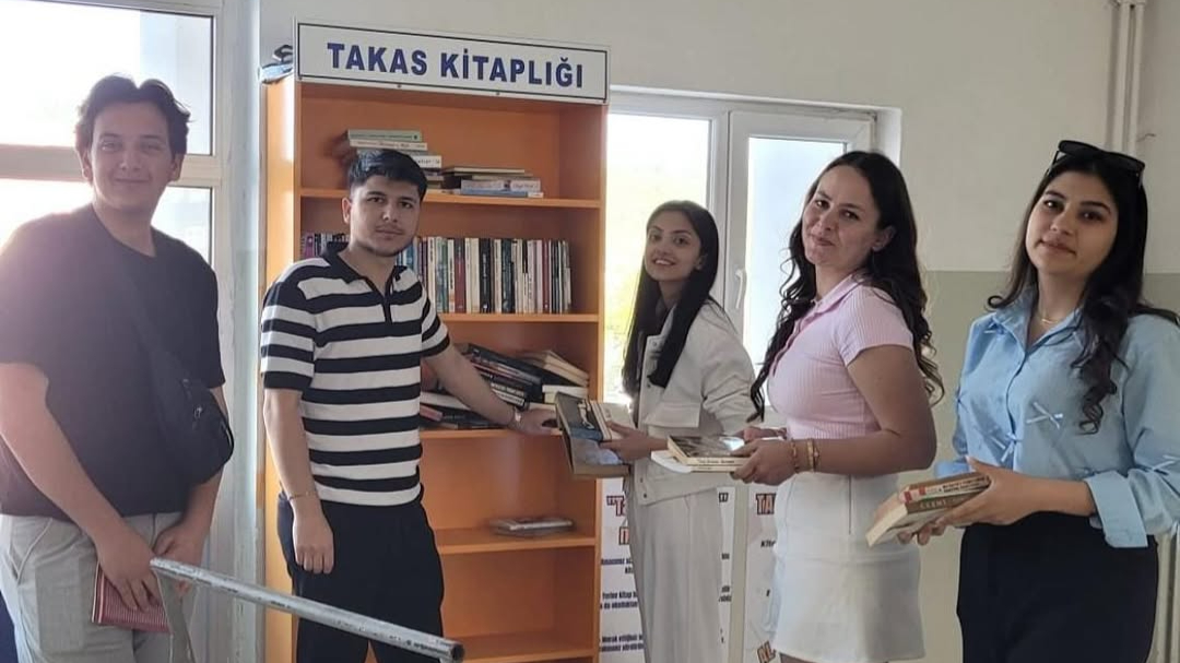 Bu raflarda fiyat etiketi yok