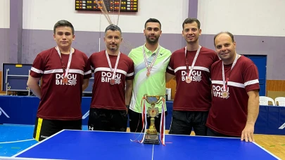 Sinop masa tenisi takımı 3. oldu