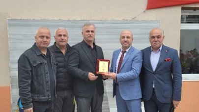 THK Sinop'tan en fazla bağış toplayan okul müdürlerine teşekkür plaketi