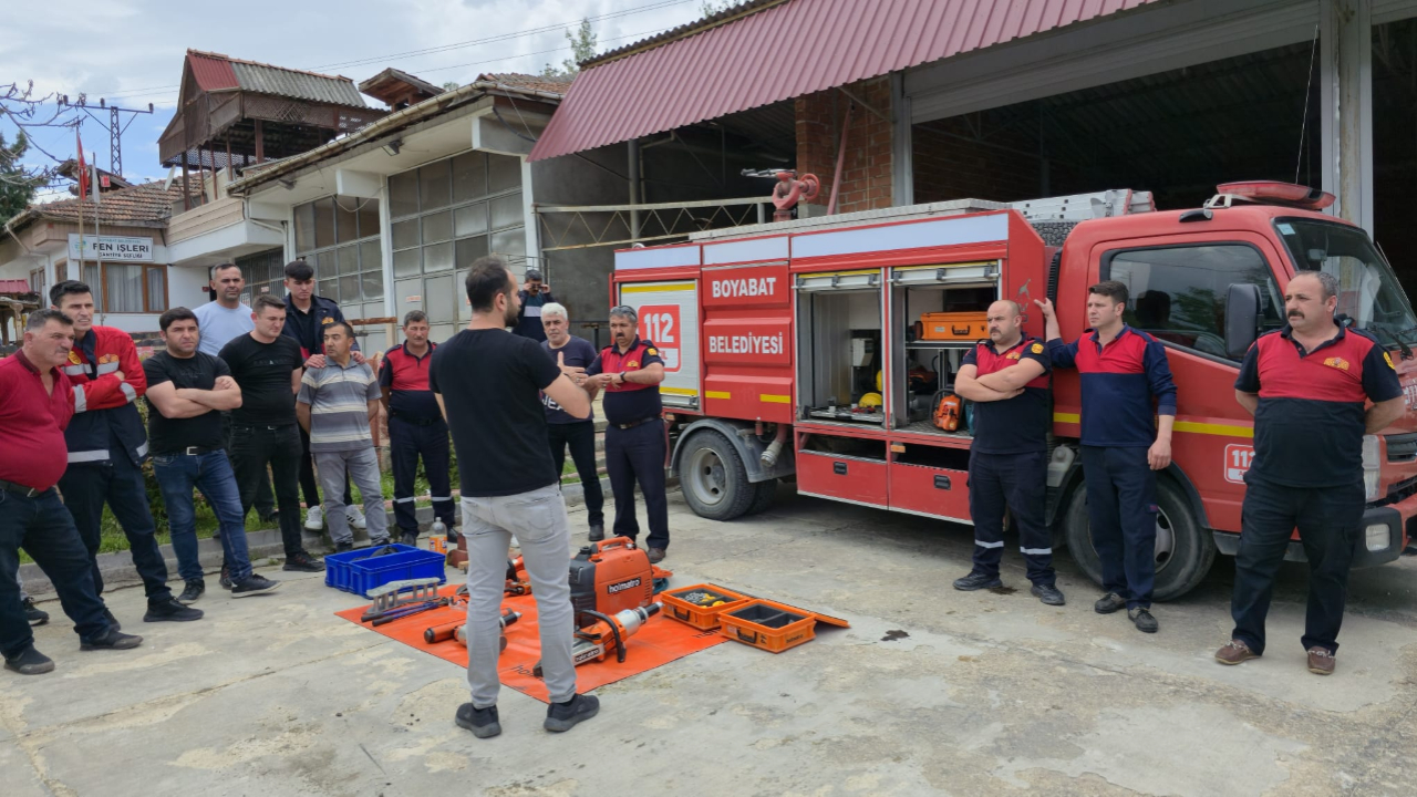 Sinop'ta itfaiye personeline acil durum müdahale eğitimi