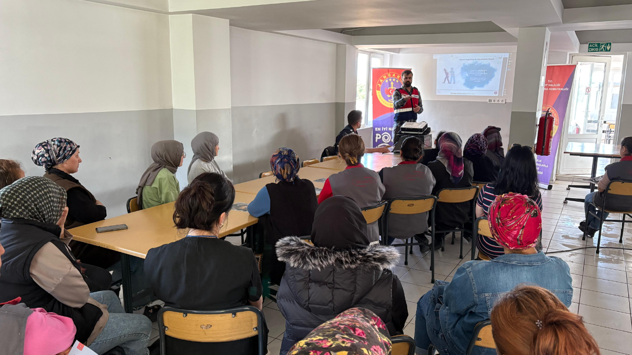 Sinop'ta "En İyi Narkotik Polisi Anne" eğitimi