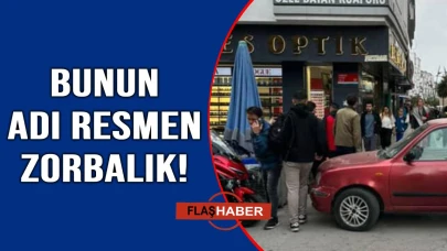 Kaldırım önlerine park edilen araçlar yayaları zor durumda bırakıyor