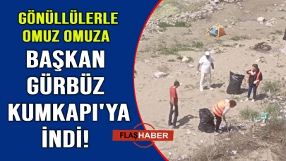 Başkan Gürbüz,  Kumkapı sahilinde çöp topladı