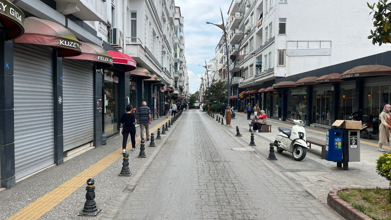 Sakarya Caddesi geçici olarak trafiğe kapandı