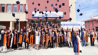 Durağan MYO’da mezuniyet heyecanı yaşandı