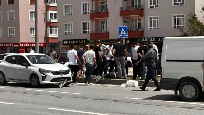 Karşıya geçmek isteyen yayaya otomobil çarptı