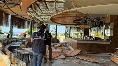 Restoranın tavanı çöktü: 5 yaralı