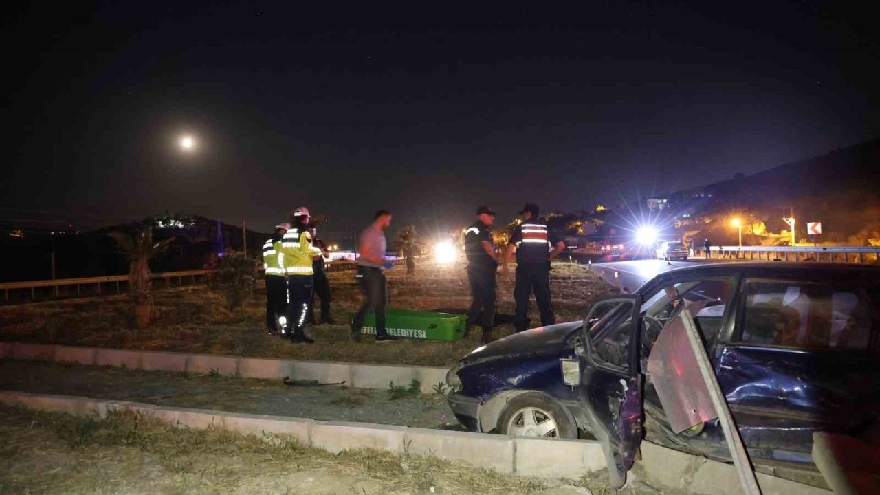 İki otomobil çarpıştı: 2 ölü, 3 yaralı