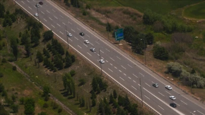 Emniyet ve jandarmadan bayram öncesi trafiğe havadan denetim