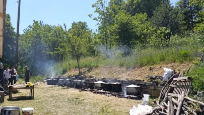 Kazanlar bereket için kaynadı