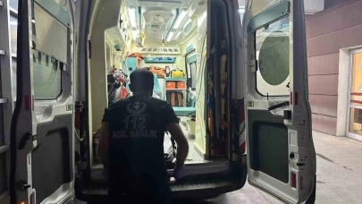 Motosiklet yayaya çarptı: 1’i ağır 2 yaralı