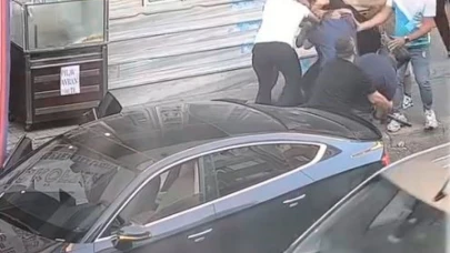 Avcılar’da iki şahıs, yaşlı adamı sopayla dövdü