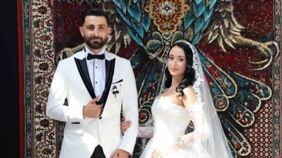 Fotoğraf çekimine gelen gelin ve damat festivale renk kattı