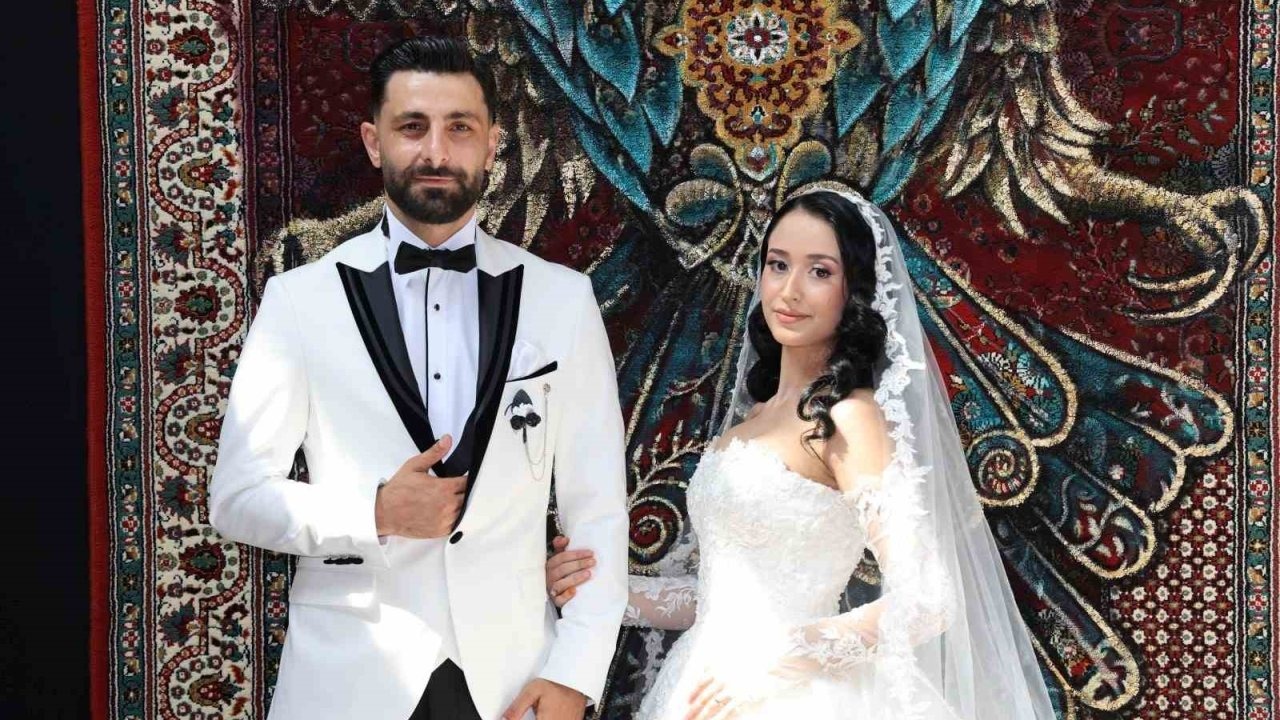 Fotoğraf çekimine gelen gelin ve damat festivale renk kattı