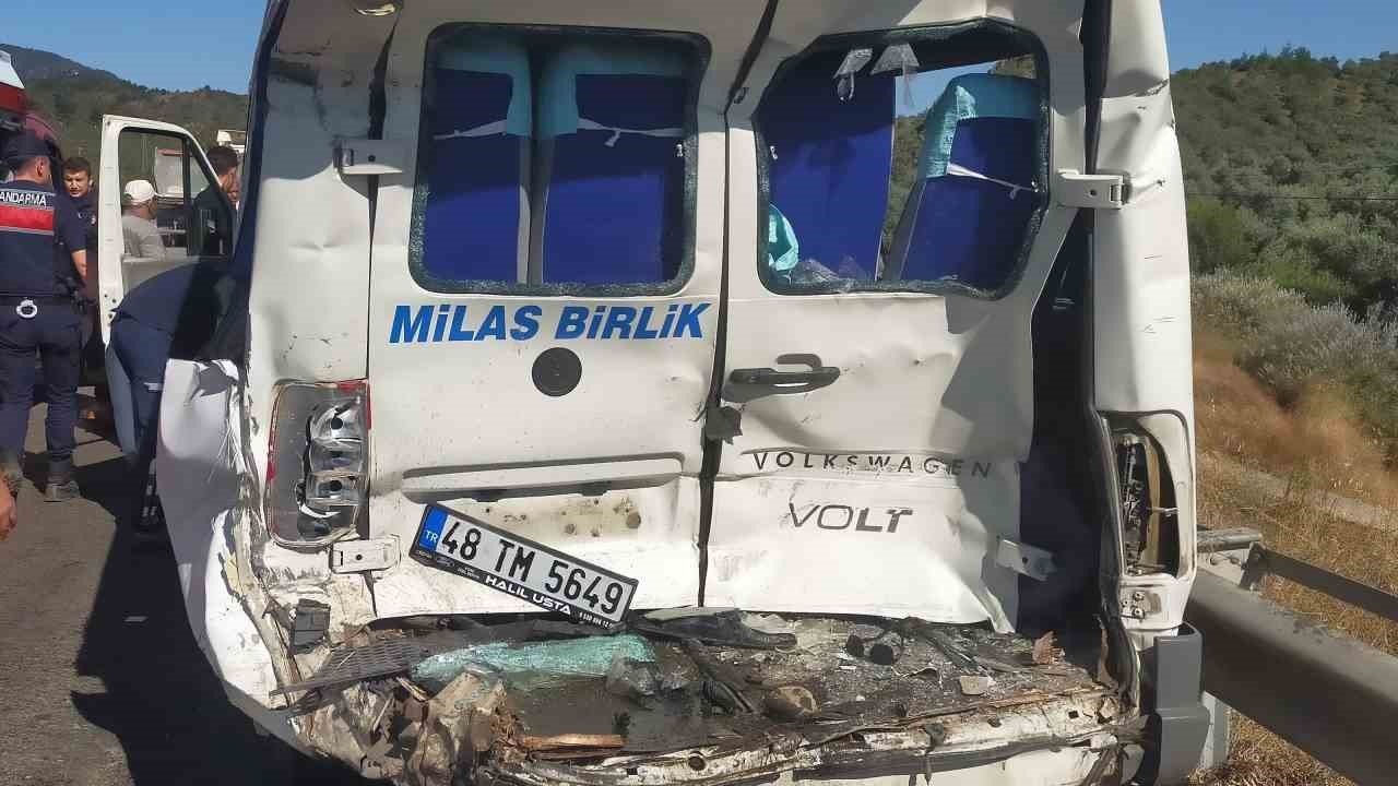 Beton mikseri dolmuşa çarptı: 1 ölü, 13 yaralı