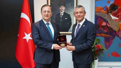 CHP Genel Başkanı Özel, Berlin Büyükelçisi Turan’ı ziyaret etti