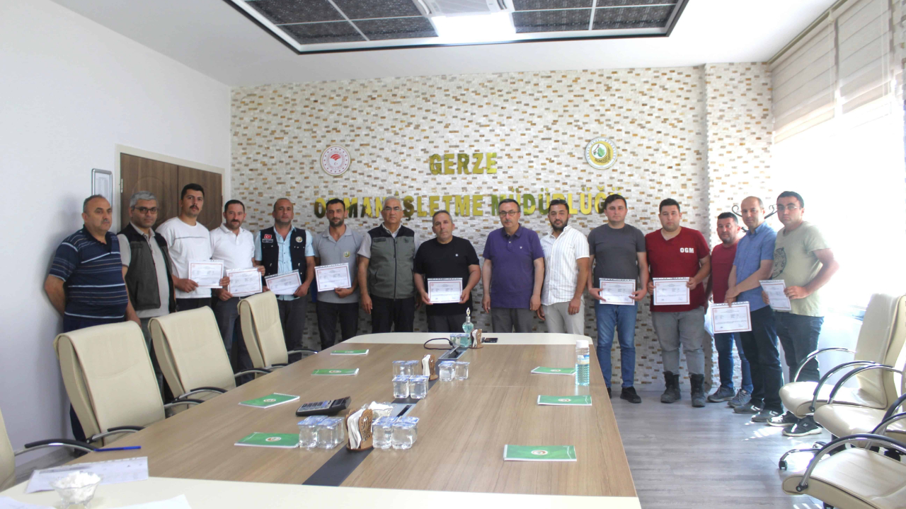 Gerze'de itfaiye aracı operatörlük eğitimi başarıyla tamamlandı
