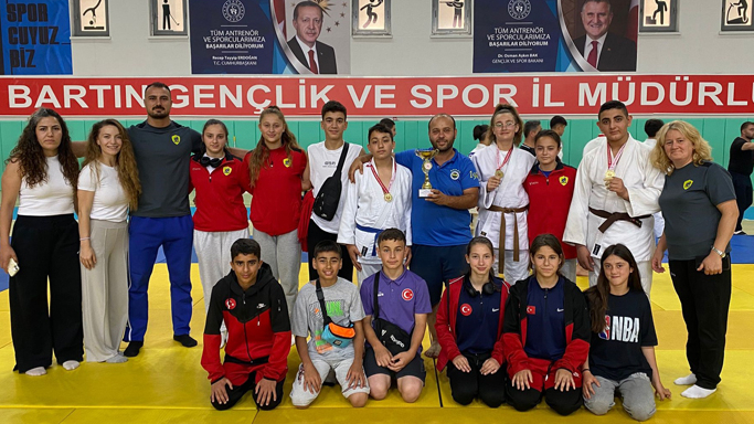 Sinoplu sporcular Bartın'da göz doldurdu