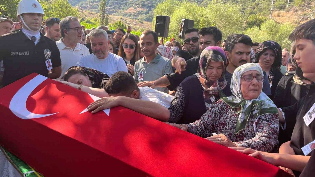 Şehit orman işçisi Ragıp Şahin, son yolculuğuna uğurlandı