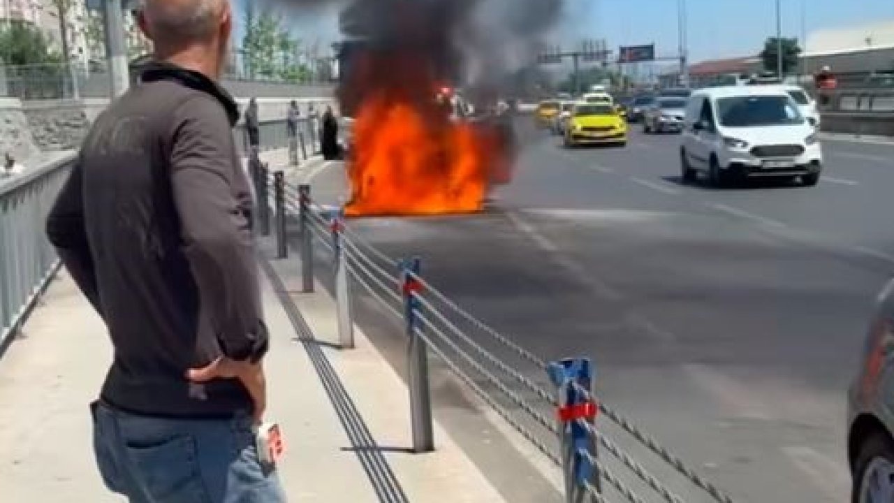 Fatih’te seyir halindeki otomobil alev topuna döndü
