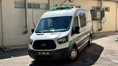Kahvehanede otururken rastgele sıkılan kurşunların hedefi olan adam hayatını kaybetti