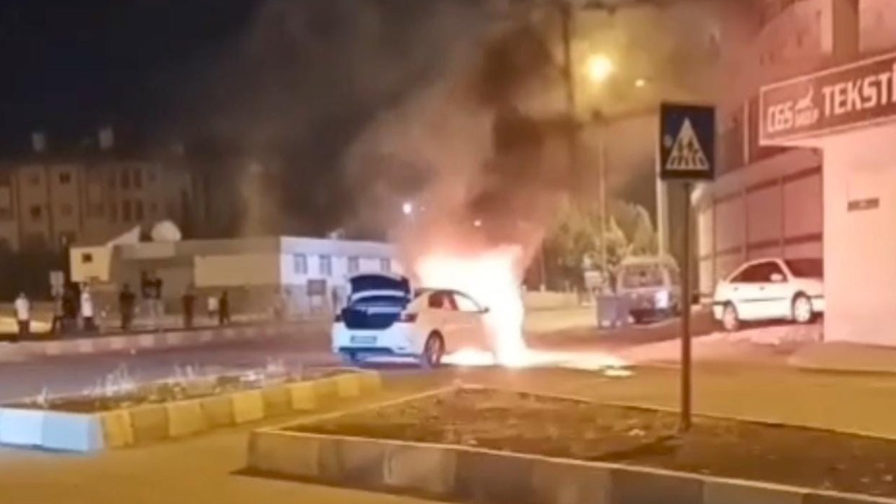 Şanlıurfa’da ilginç olay, 1 otomobil yandı, 3 tanesi ise kaza yaptı