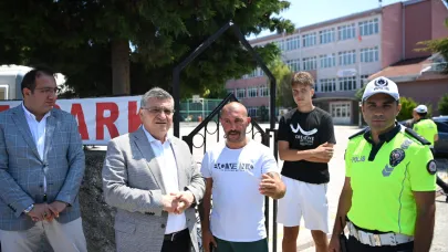 Vali Özarslan, okul bahçelerindeki otopark çalışmalarını inceledi