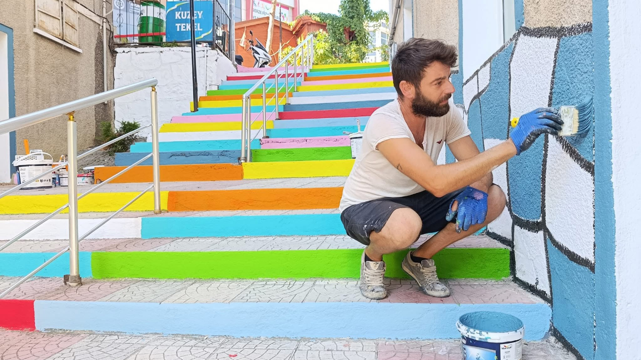 Gerze’nin simgesi 40 merdiven rengarenk oldu