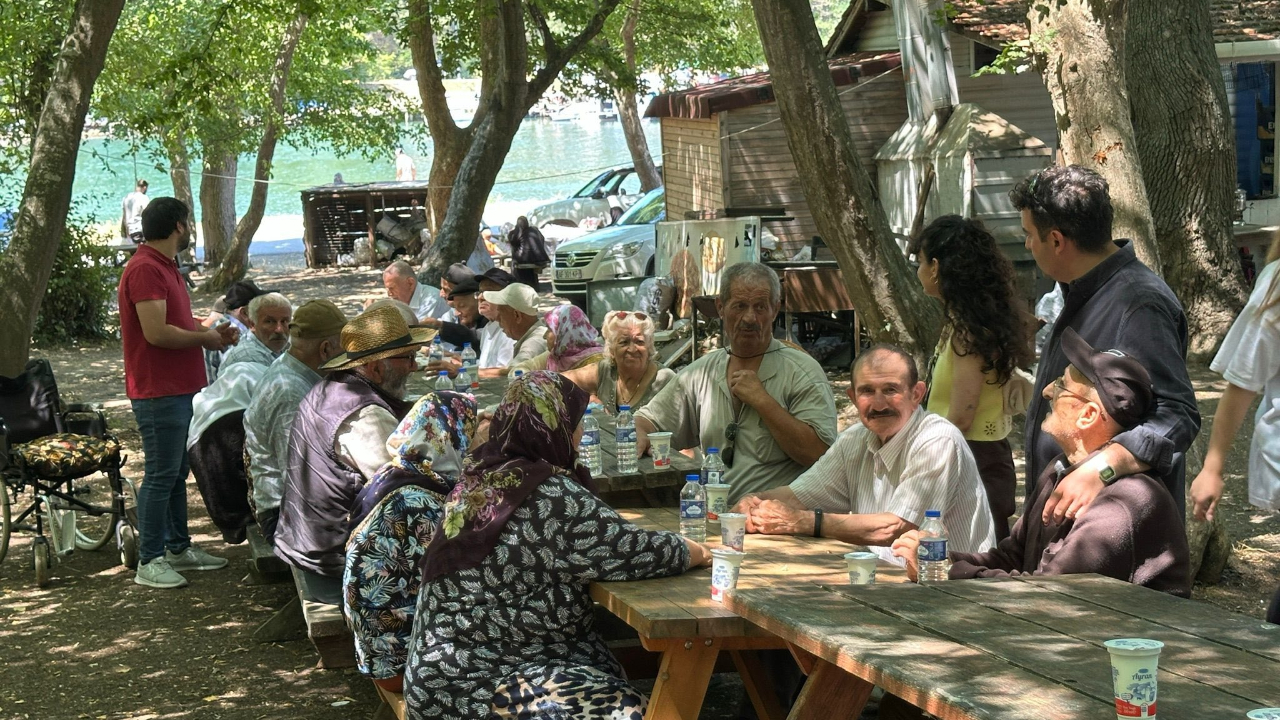 Huzurevi sakinleri Akliman’da moral buldu