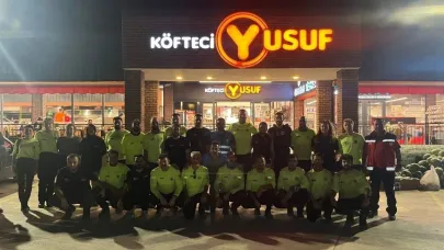Köfteci Yusuf, yangınla mücadele eden ekiplere kapılarını açtı