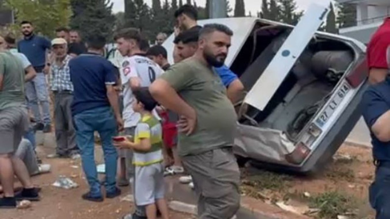 Otomobil refüjdeki aydınlatma direğine çarptı: 1 yaralı