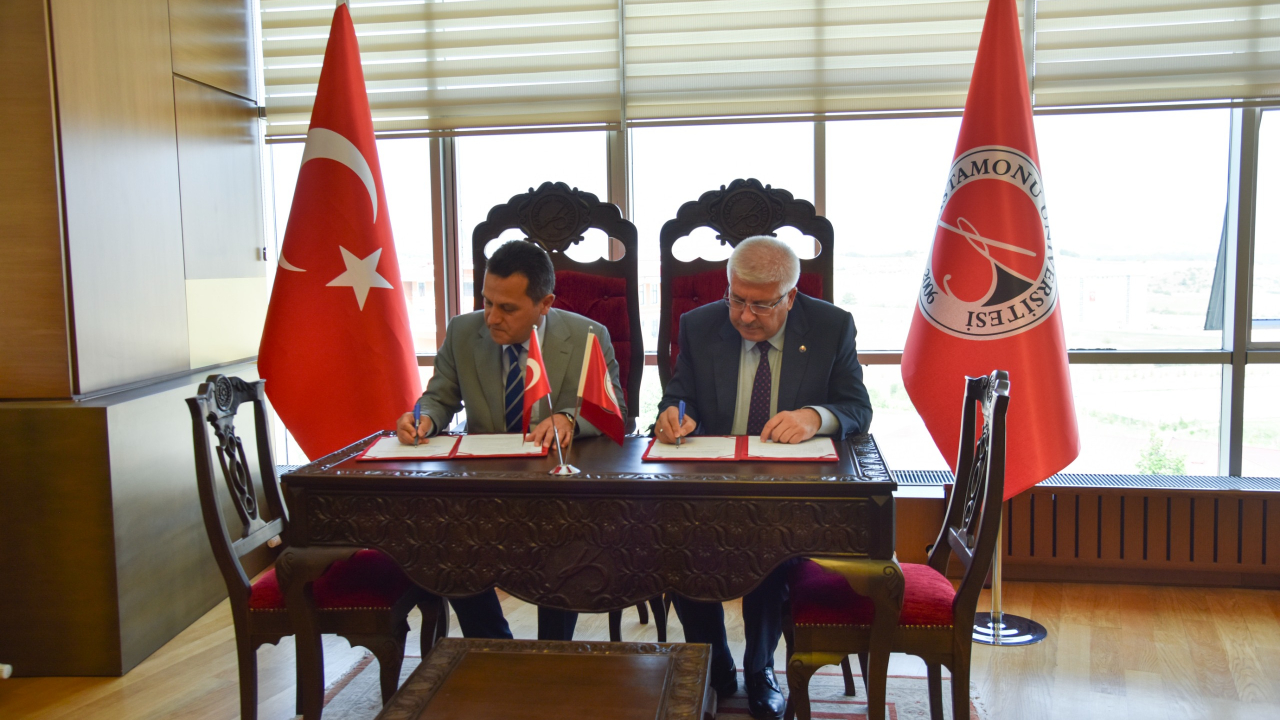 İki üniversite arasında yazılım iş birliği