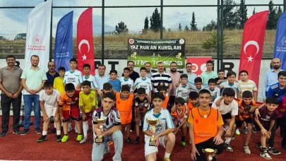 Kur'an kursu öğrencileri futbol finalinde buluştu