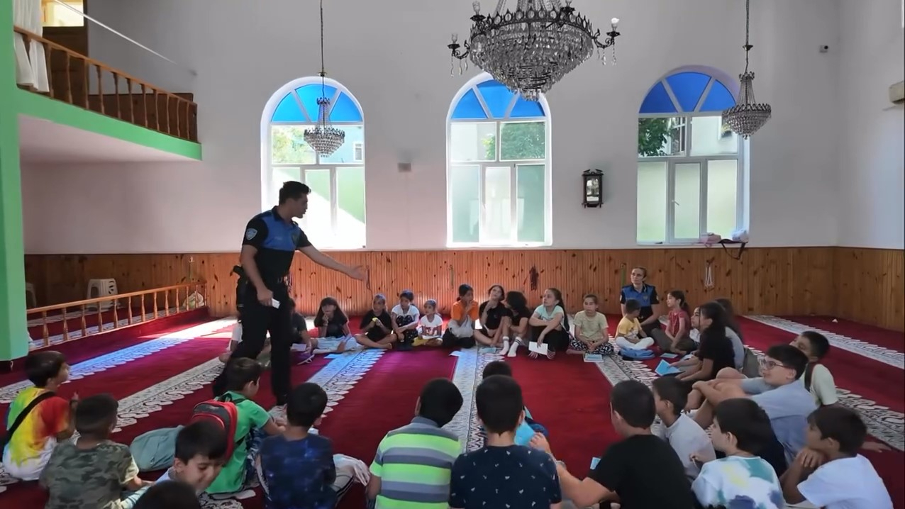 Sinop Emniyeti'nden Kur’an Kursu öğrencilerine farkındalık eğitimi
