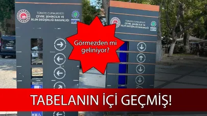 Bu tabelalar kentin merkezinde yer alıyor