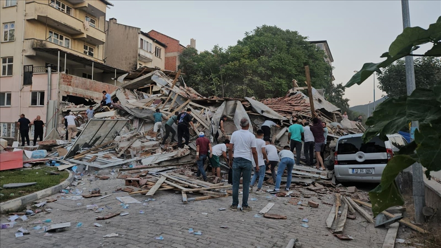 O ilimiz 6.1 ile sallandı