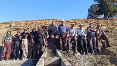 Köy halkı imece usulü çeşme inşa etti
