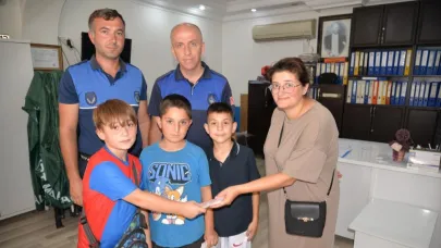 Sinoplu miniklerden gurur verici davranış: Buldukları parayı sahibine teslim ettiler