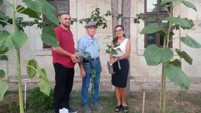 Emekli öğretmenden öğretmenevi personeline anlamlı jest