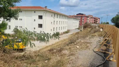 Sinop’ta lise çevresinde tehlike oluşturan duvarın onarımına başlandı!