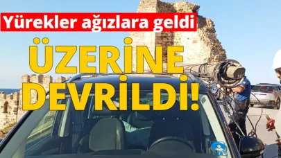 Sinop’ta elektrik direği otomobile düştü