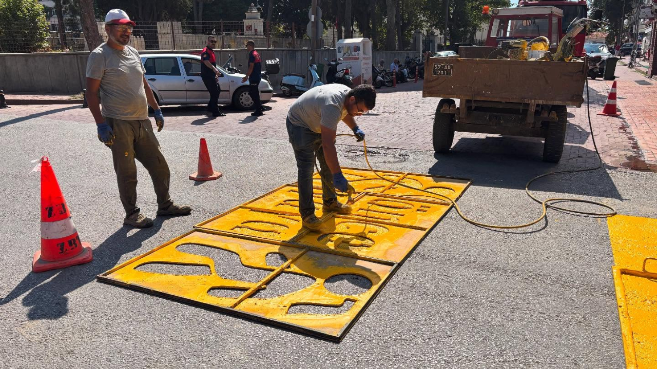 Sinop’ta yeni eğitim yılı öncesi yaya geçitleri yenileniyor