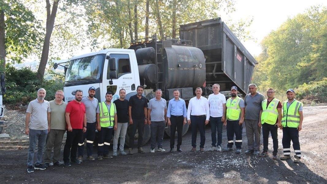 Sinop kırsalında yol çalışmaları tüm hızıyla sürüyor